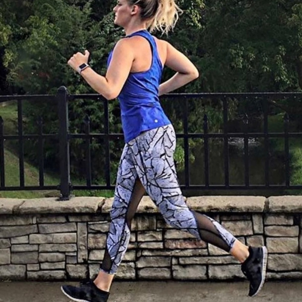 Flawless Lululemon Special Edition Dottie Tribe Goal Crusher leggings. Size 4